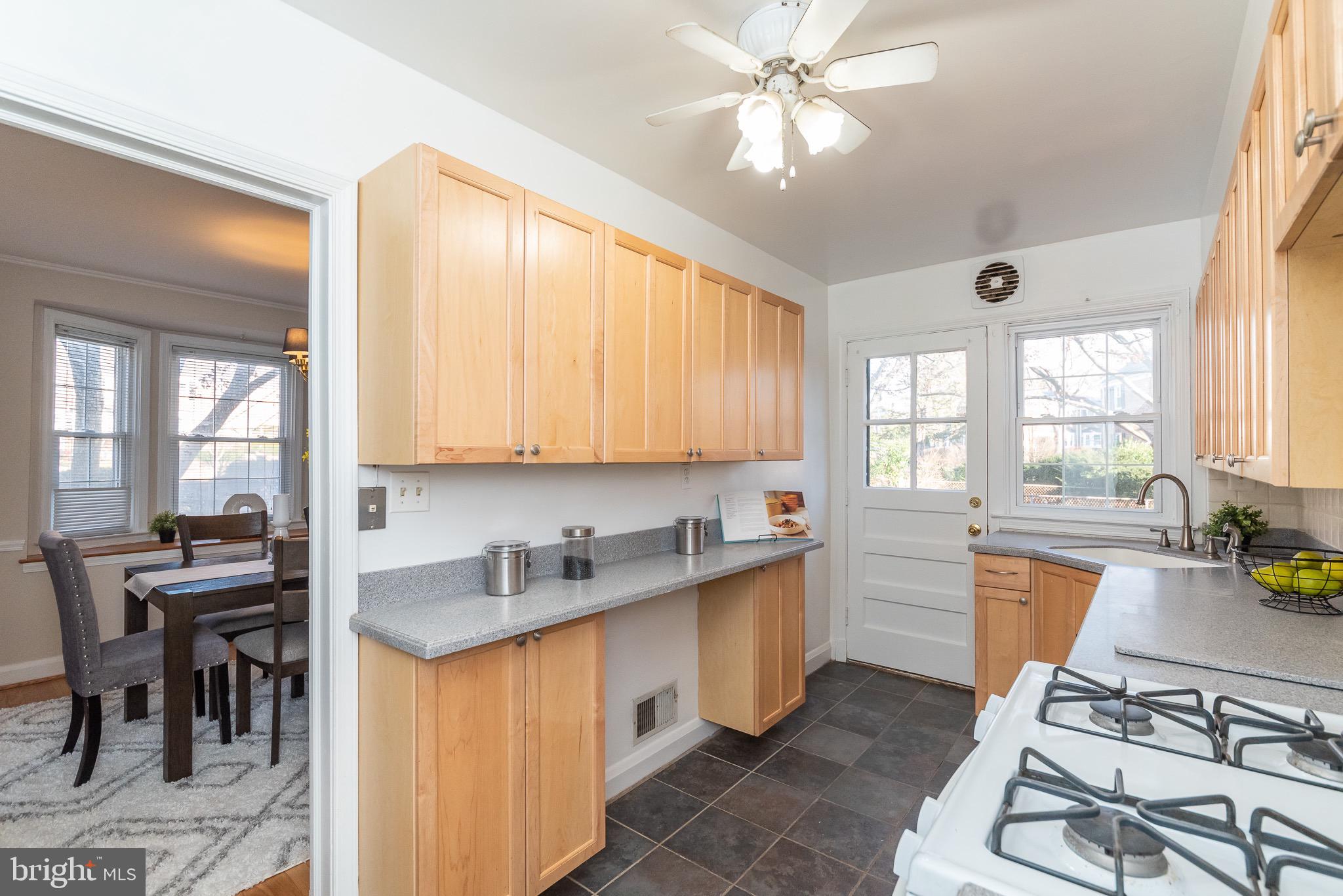 7133 Heathfield Road Baltimore, MD 21212 - Photo 14 of 36 KITCHEN