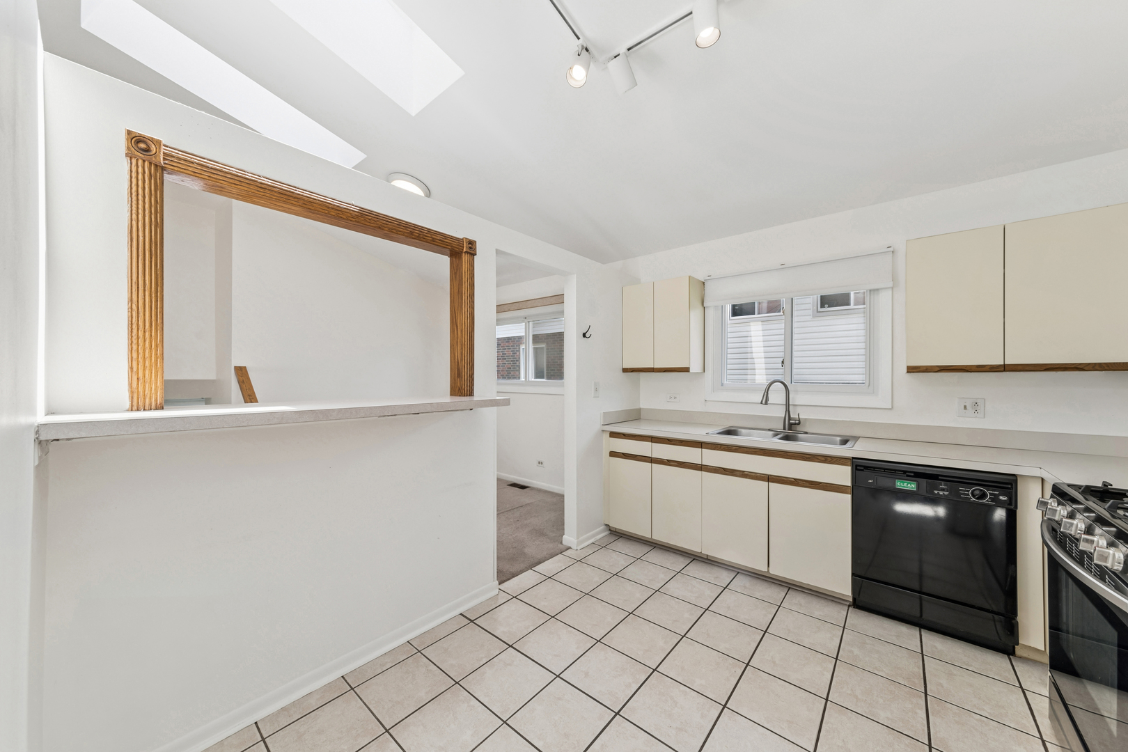 9 Morningside Drive, Unit 9 Roselle, IL 60172 - Photo 8 of 20