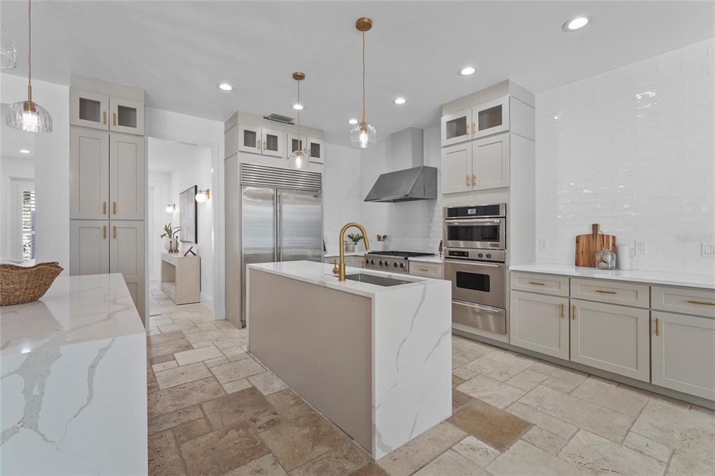 1826 Boyce Street Sarasota, FL 34239 - Photo 18 of 98