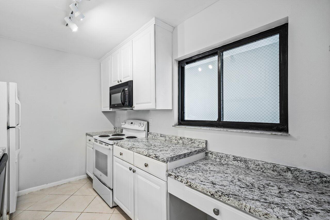150 Northwest 70th Street, Unit 104 Boca Raton, FL 33487 - Photo 9 of 27 009-150Northwest70thStreet-BocaRaton-FL-