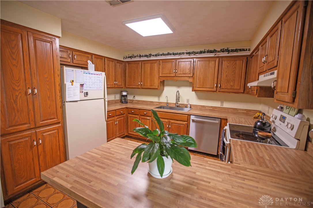3718 Endover Road Kettering, OH 45439 - Photo 11 of 35 Gallery Image 11