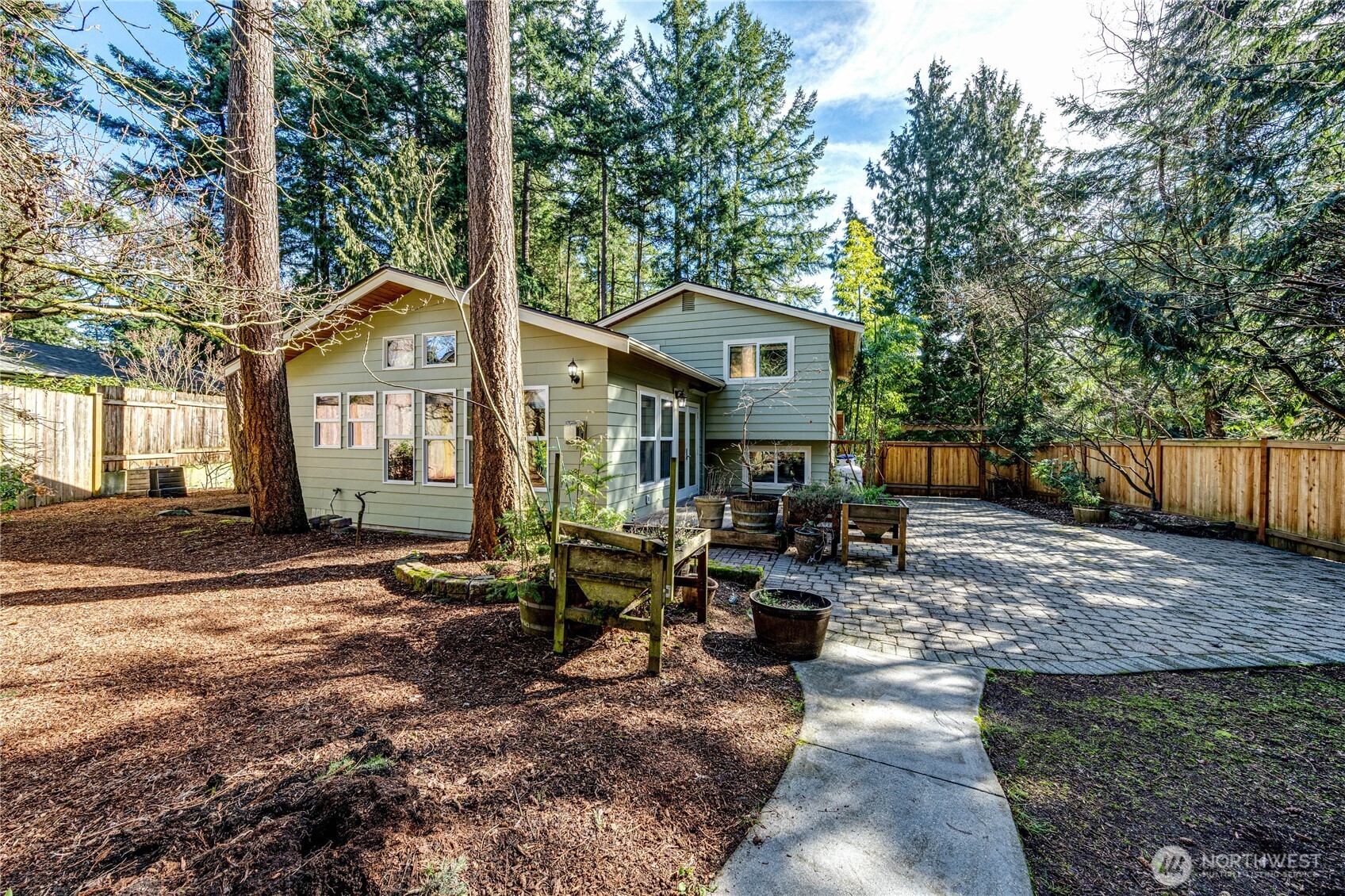 17324 Meadowdale Beach Road Edmonds, WA 98026 - Photo 31 of 40 Gallery Image 31