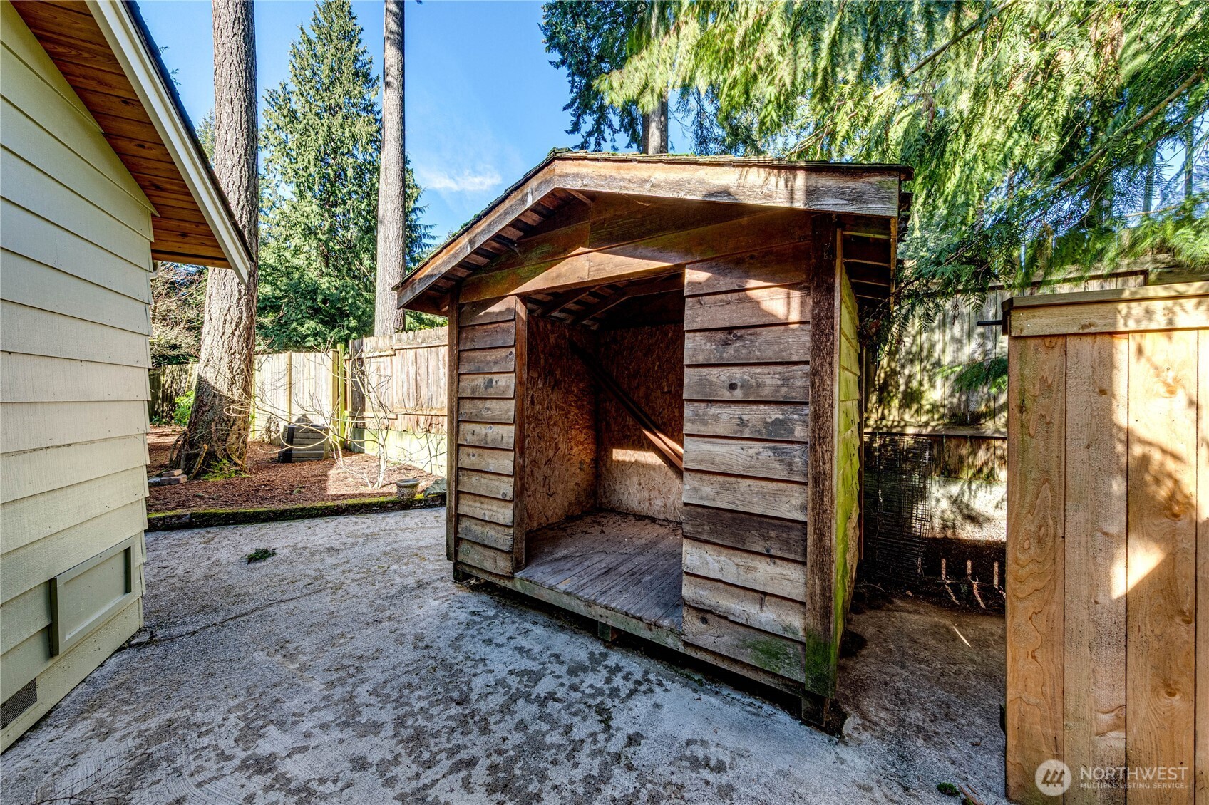17324 Meadowdale Beach Road Edmonds, WA 98026 - Photo 37 of 40 Gallery Image 37
