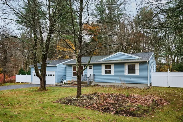 $379,900 | 12 Kingsberry Lane, Southampton, MA 01073