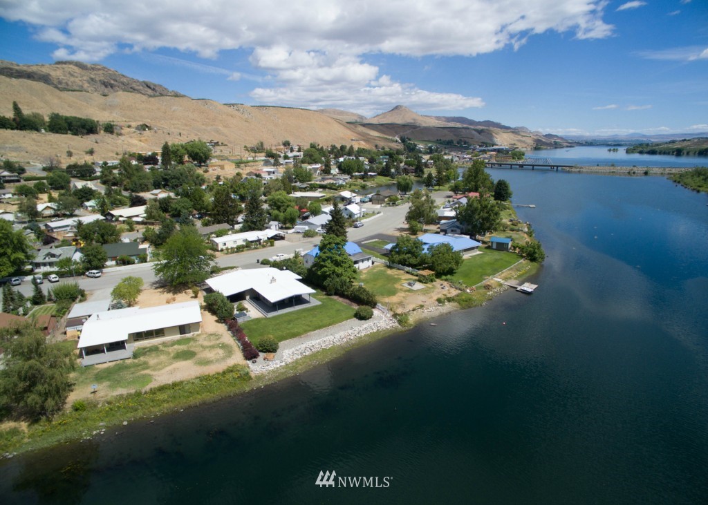 601 Riverside Drive Pateros, WA 98846 - Photo 1 of 23 Gallery Image 1