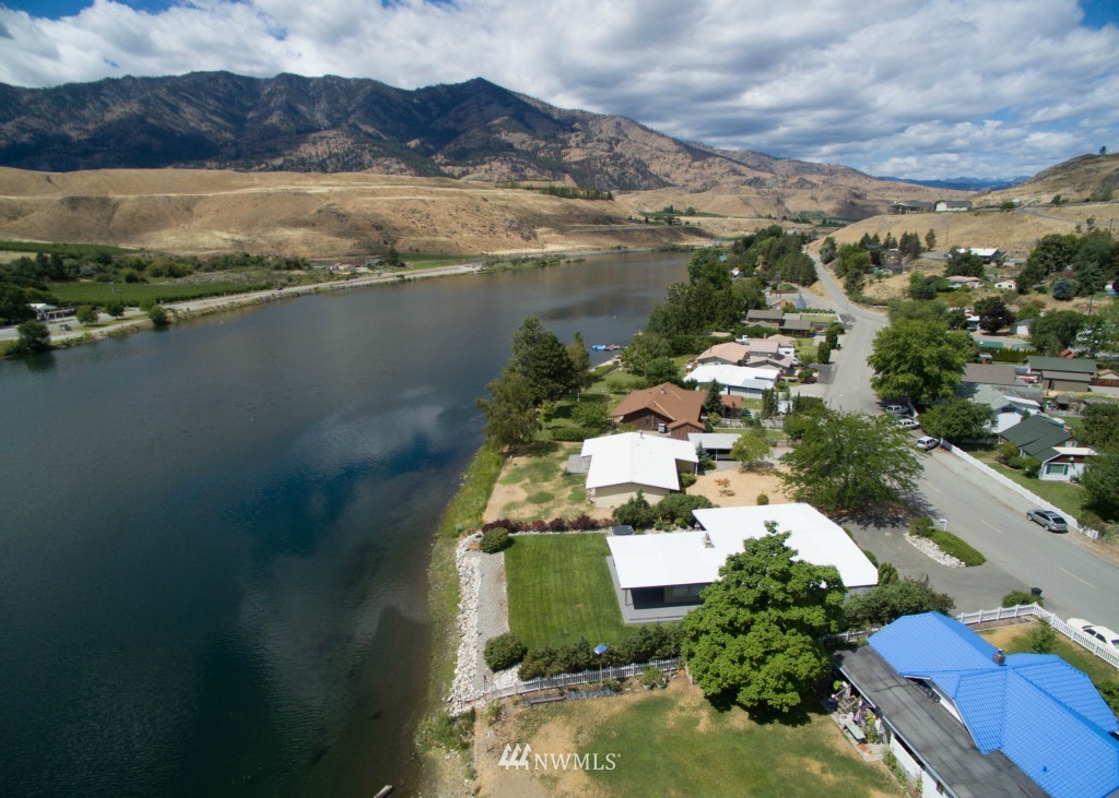601 Riverside Drive Pateros, WA 98846 - Photo 2 of 23 Gallery Image 2