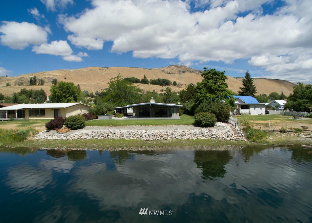601 Riverside Drive Pateros, WA 98846 - Photo 3 of 23 Gallery Image 3