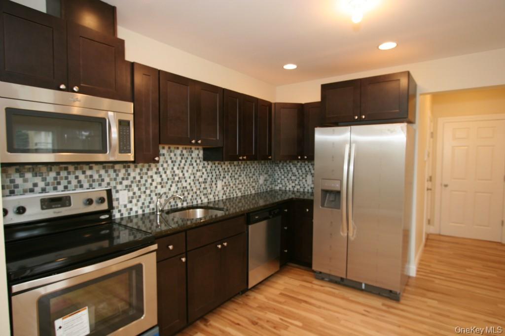 385 Palisade Avenue, Unit 3 Yonkers, NY 10703 - Photo 13 of 22