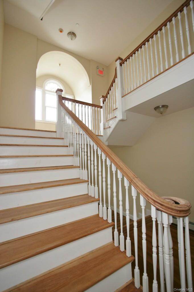 385 Palisade Avenue, Unit 3 Yonkers, NY 10703 - Photo 4 of 22