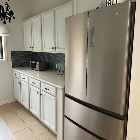 $2,300 | 13 Pinebrook Place, Unit 13, Bay Shore, NY 11706