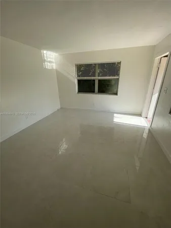 a view of empty room with window