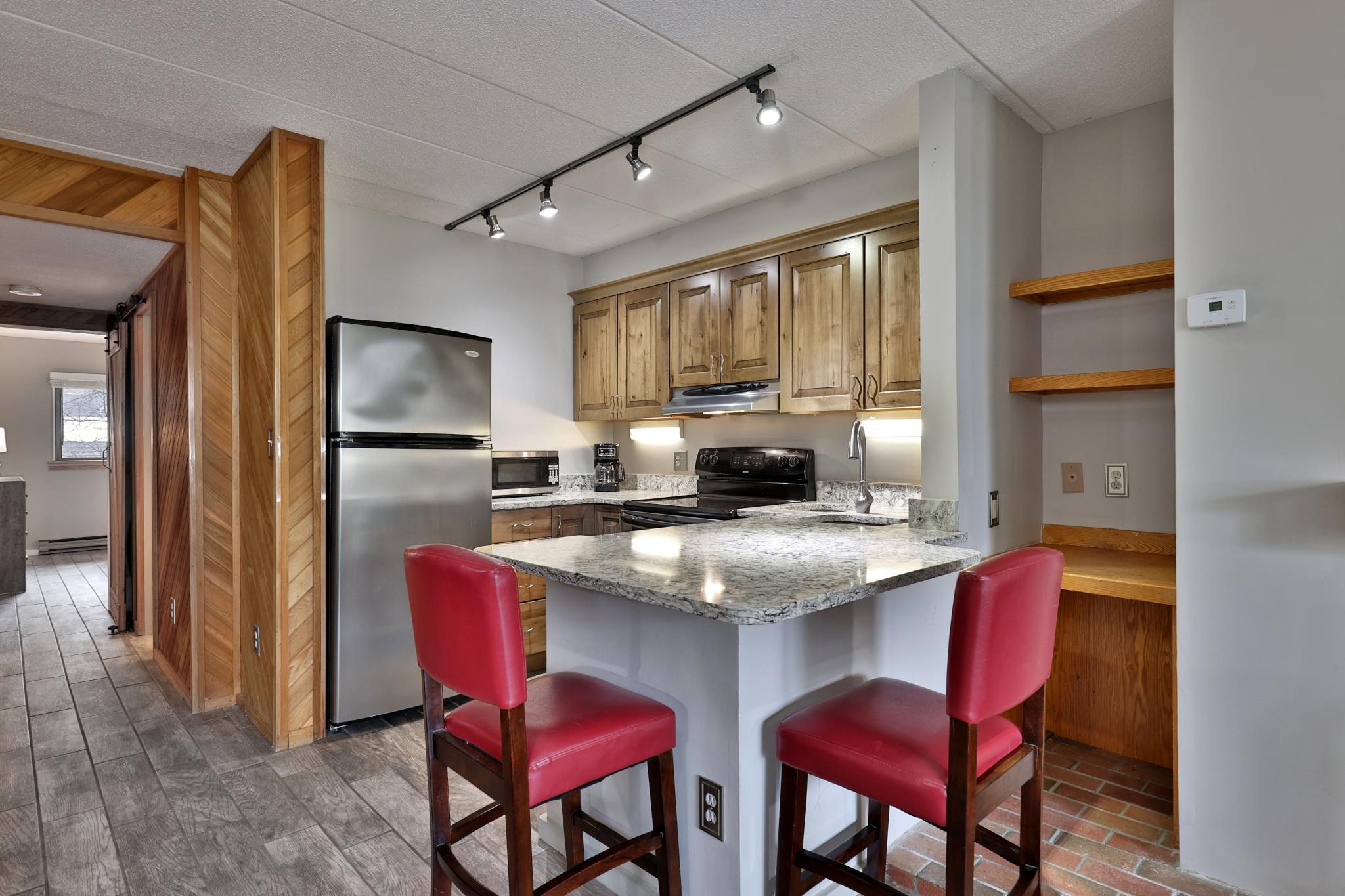 257 Old Mill Road, Unit E12 Killington, VT 05751 - Photo 11 of 37