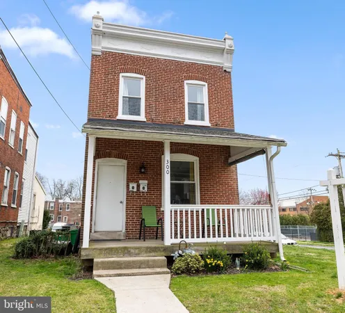 $2,075 | 300 East Front Street, Media, PA 19063