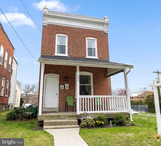 $2,075 | 300 East Front Street, Media, PA 19063