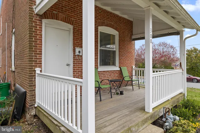 $2,075 | 300 East Front Street, Media, PA 19063