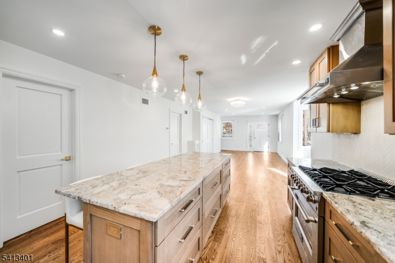 11 Walnut Street Little Falls, NJ 07424 - Photo 3 of 22