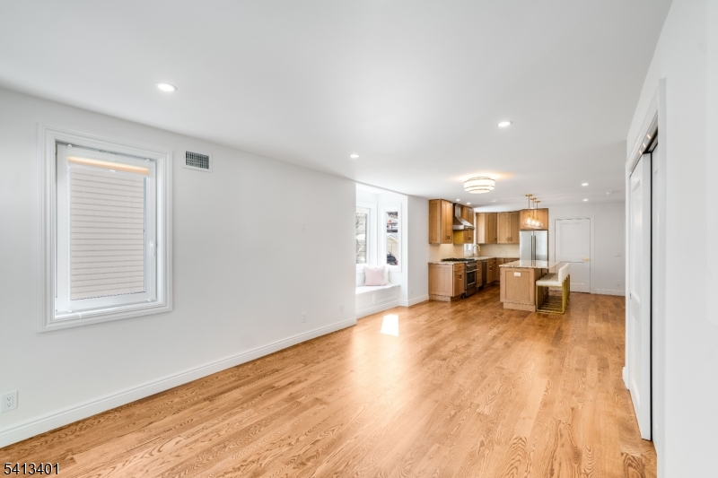 11 Walnut Street Little Falls, NJ 07424 - Photo 8 of 22