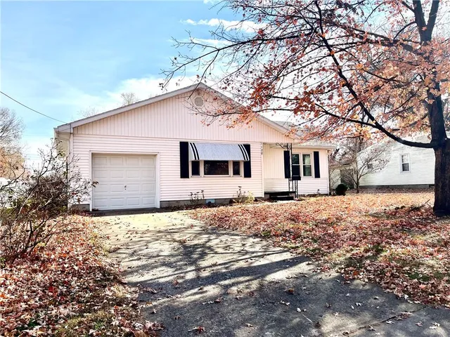 $129,900 | 1128 North Clay Street, Nevada, MO 64772