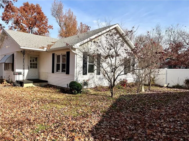 $129,900 | 1128 North Clay Street, Nevada, MO 64772