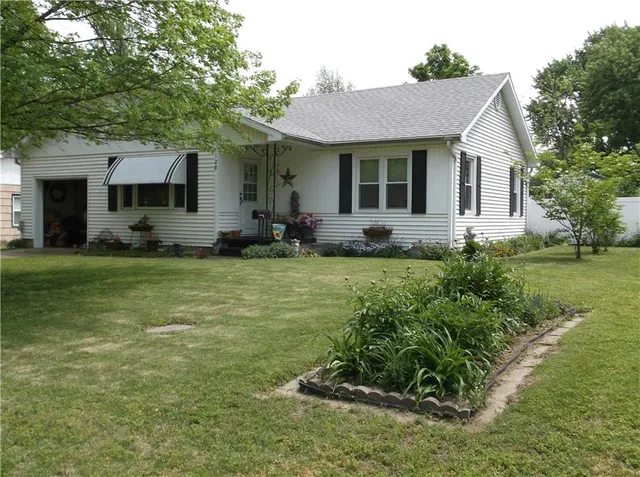 $129,900 | 1128 North Clay Street, Nevada, MO 64772