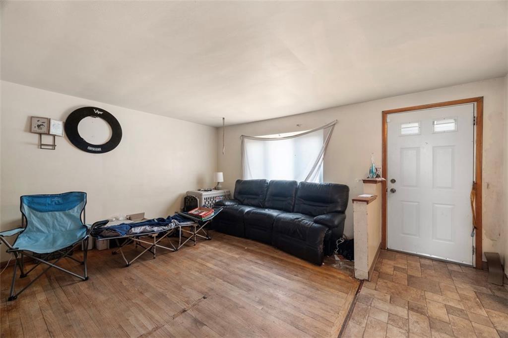 803 7th Street McKees Rocks, PA 15136 - Photo 6 of 28