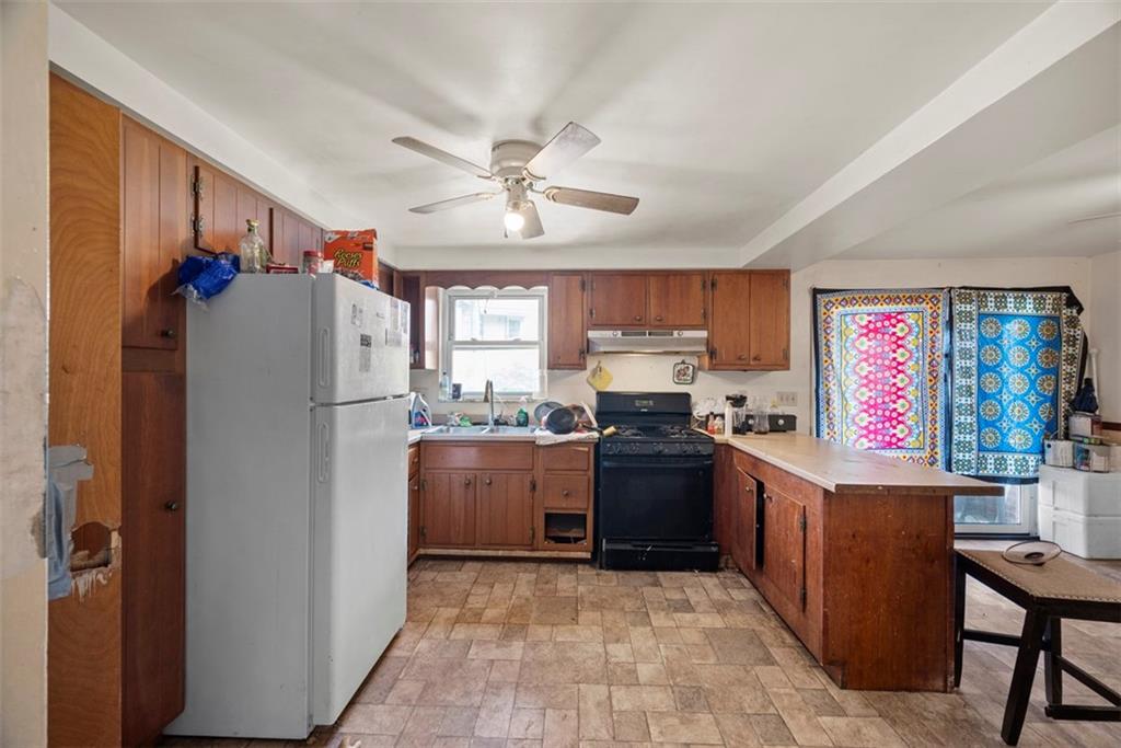 803 7th Street McKees Rocks, PA 15136 - Photo 7 of 28