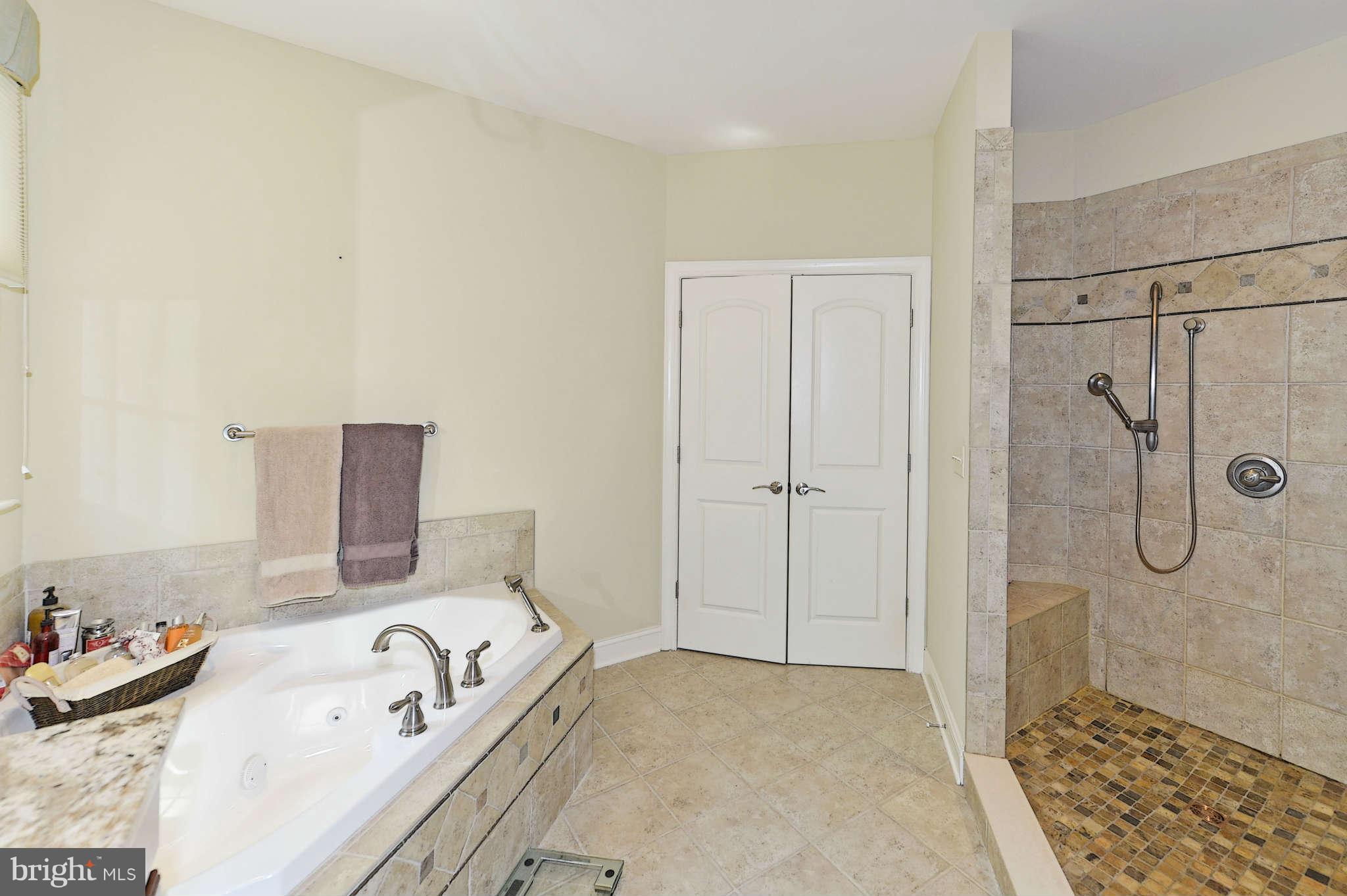935 Winding Road Edgewater, MD 21037 - Photo 14 of 21 Bath (Master)