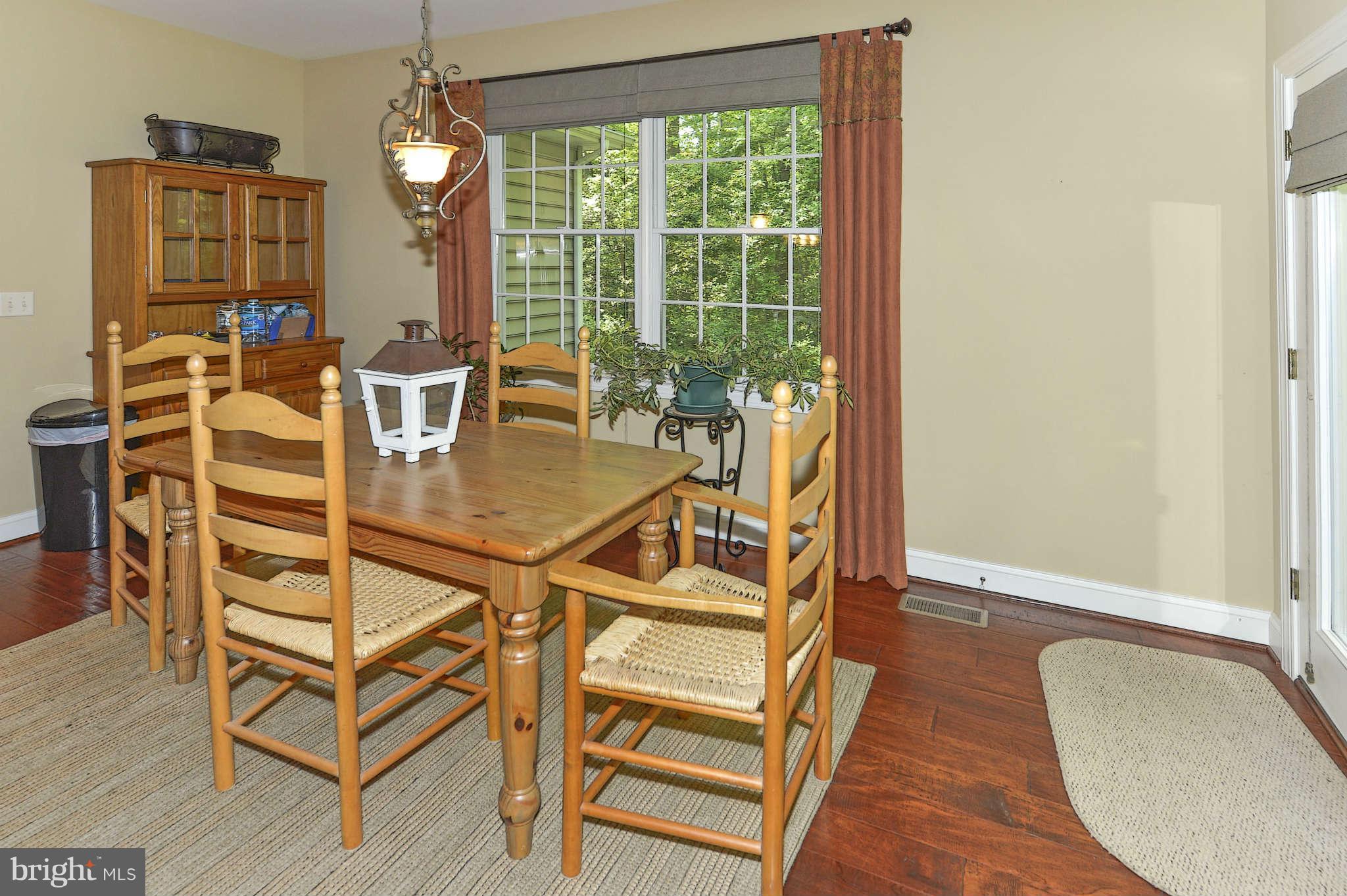 935 Winding Road Edgewater, MD 21037 - Photo 7 of 21 Dining Room