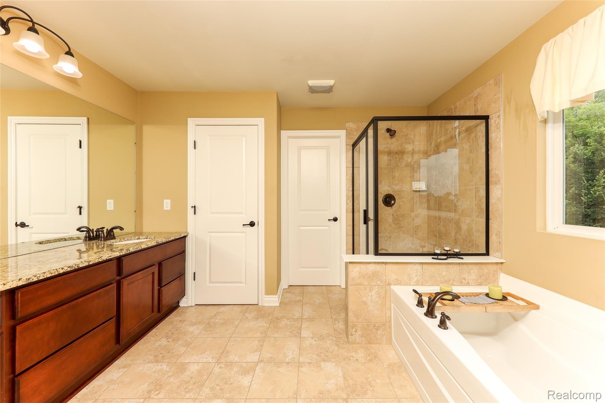 49468 Great Falls Road Canton, MI 48188 - Photo 16 of 28 Master Bathroom