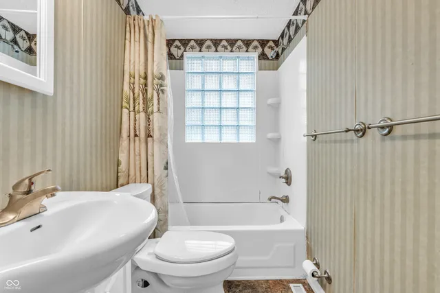 $162,500 | 8167 Sugar Creek Myrtle Lane, Fairland, IN 46126