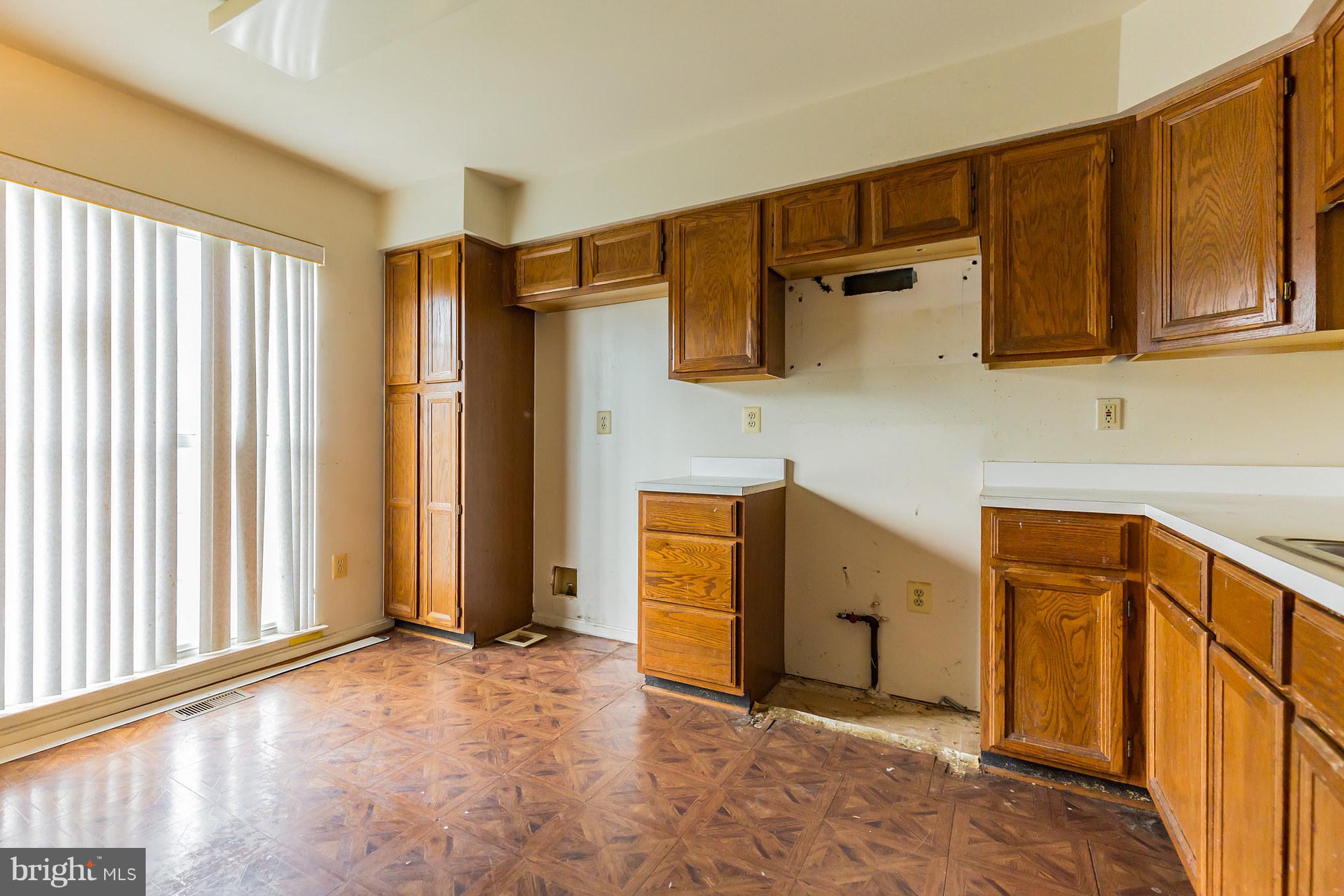 7018 Dew Drop Way Clinton, MD 20735 - Photo 6 of 30 Kitchen
