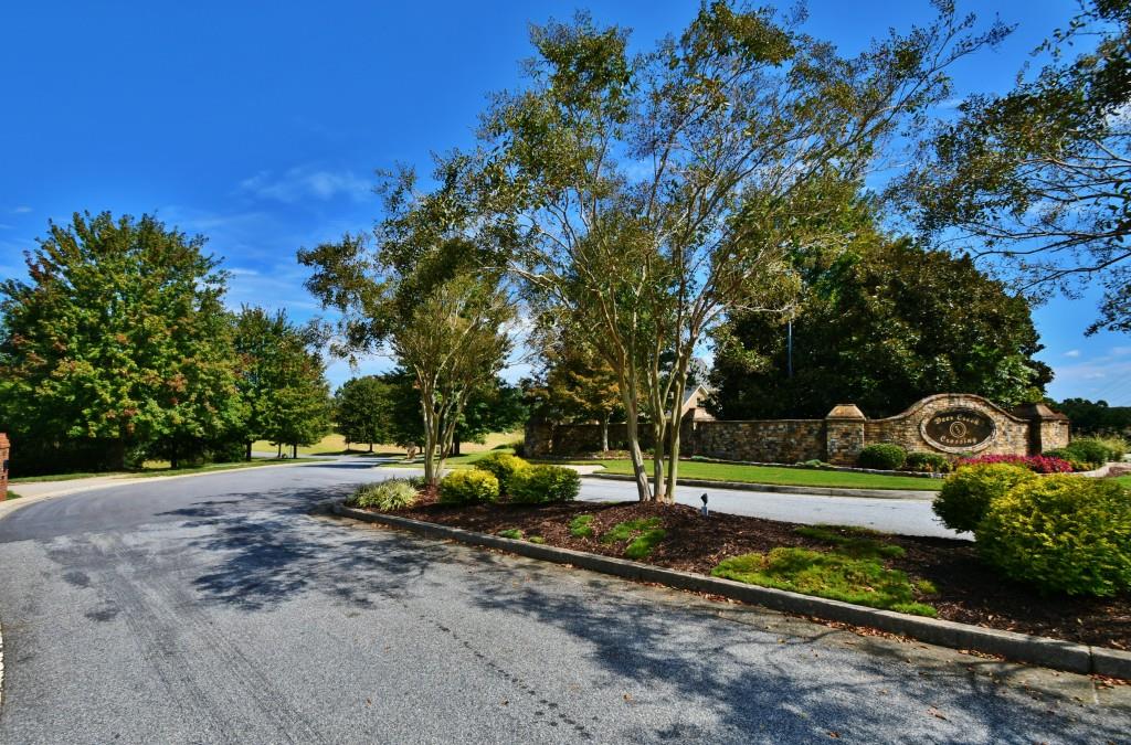 4562 A Fawn Path Gainesville, GA 30506 - Photo 4 of 14 Gallery Image 4