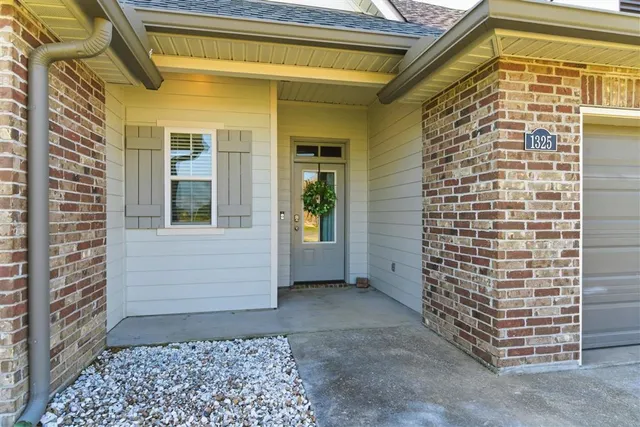 $275,000 | 1325 South Robinwood Drive, Lake Charles, LA 70611