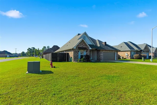 $275,000 | 1325 South Robinwood Drive, Lake Charles, LA 70611