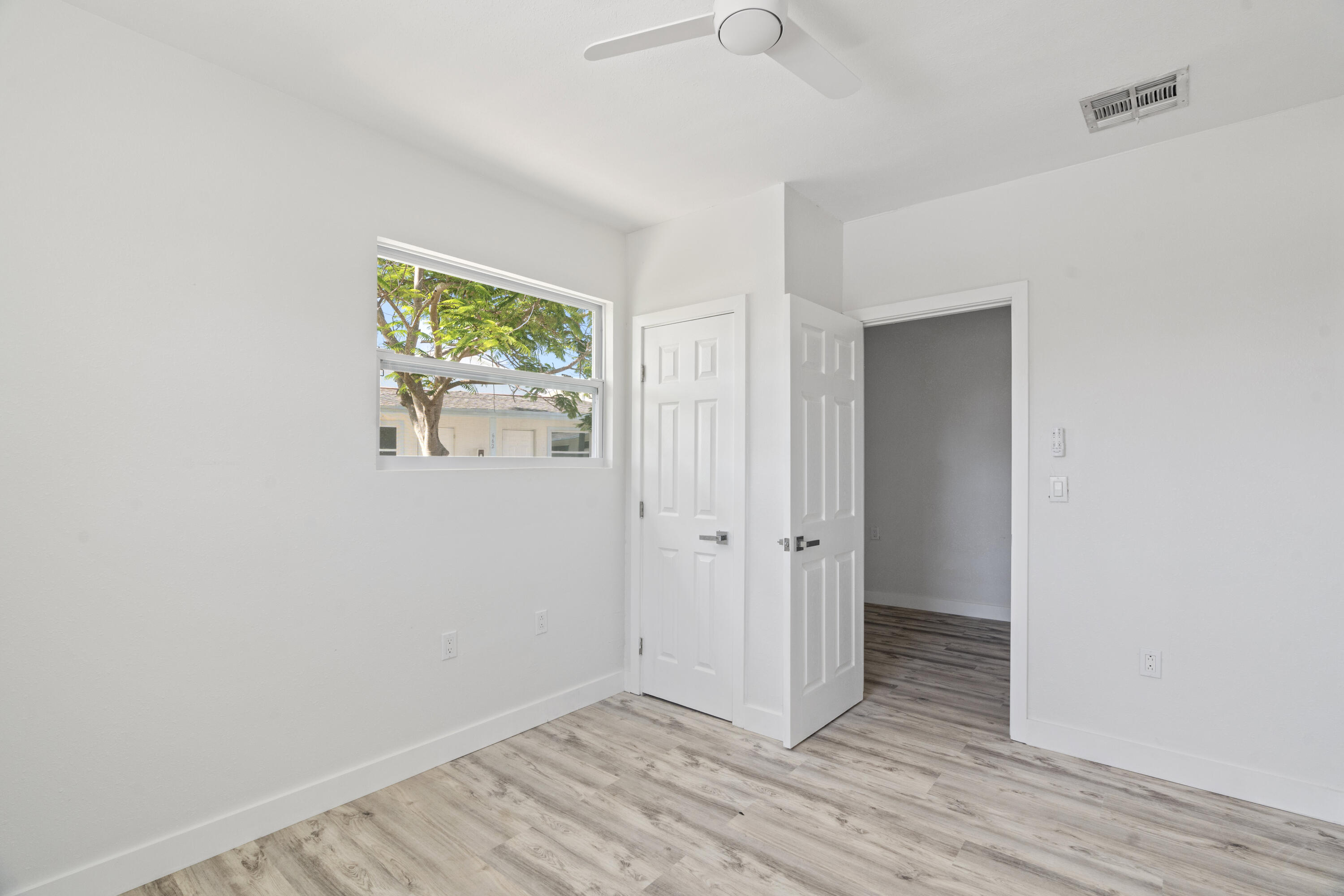662 Granada Street Fort Pierce, FL 34949 - Photo 23 of 48 DSC09366