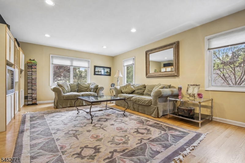 9 Burlington Road Livingston, NJ 07039 - Photo 14 of 24 Gallery Image 14