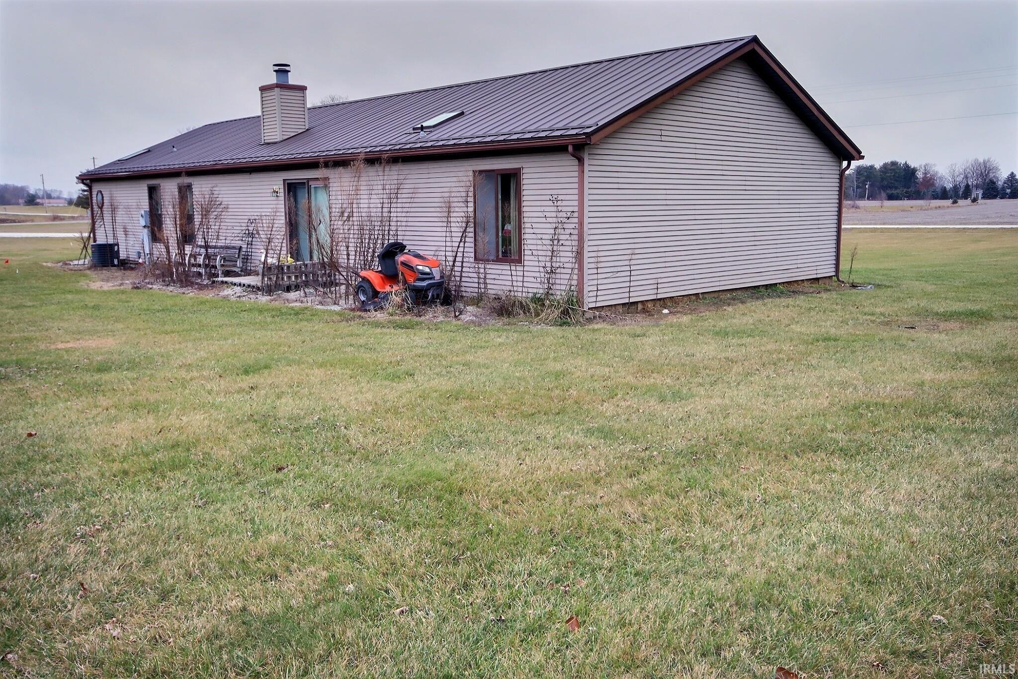 1933 West Division Road Huntington, IN 46750 - Photo 4 of 25 Gallery Image 4