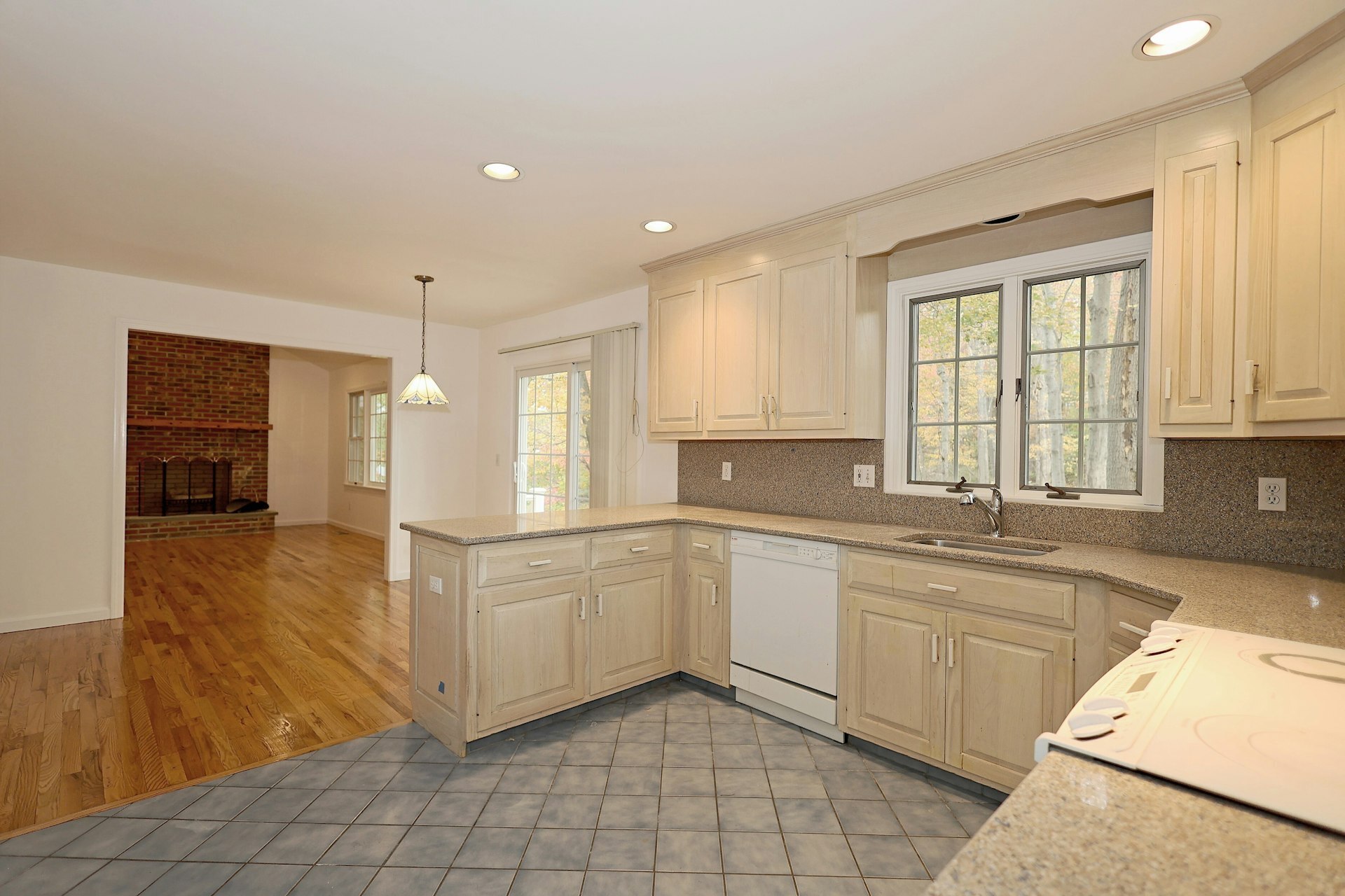 44 Deer Run Road Fairfield, CT 06824 - Photo 28 of 40