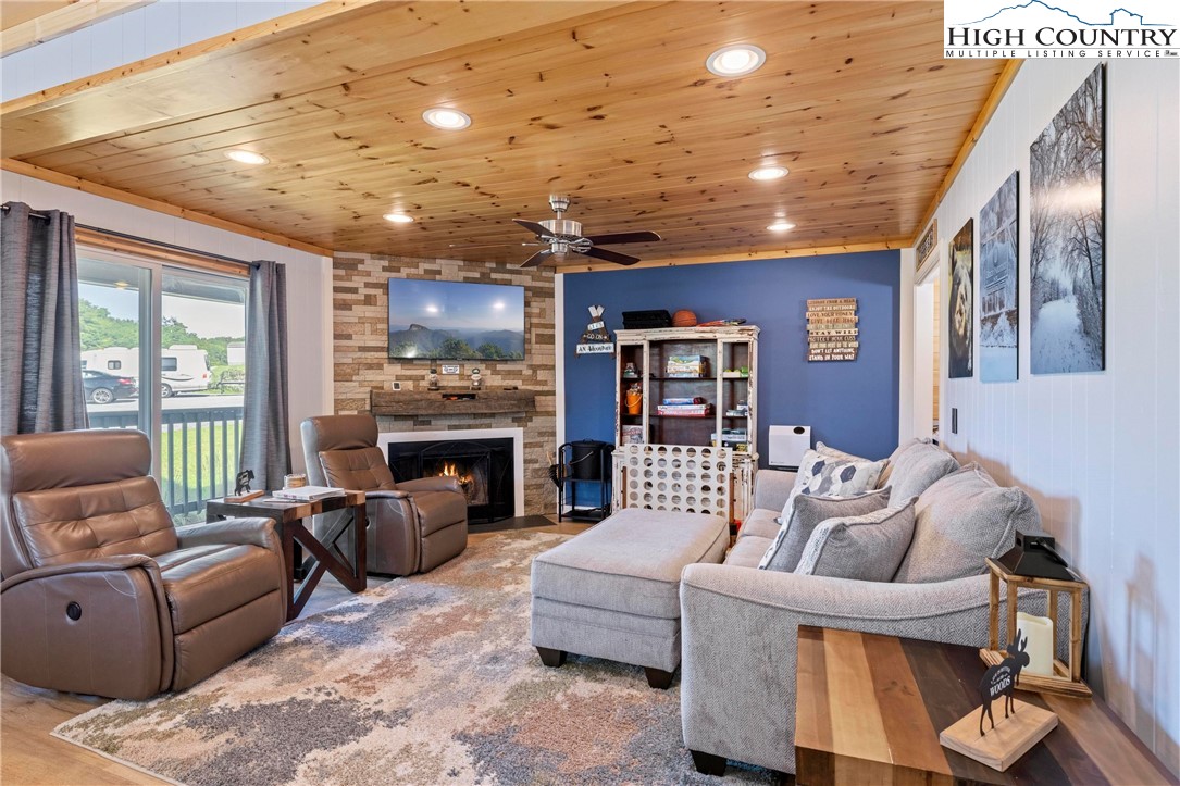 301 Pinnacle Inn Road, Unit 3126 Beech Mountain, NC 28604 - Photo 17 of 48 Gallery Image 17