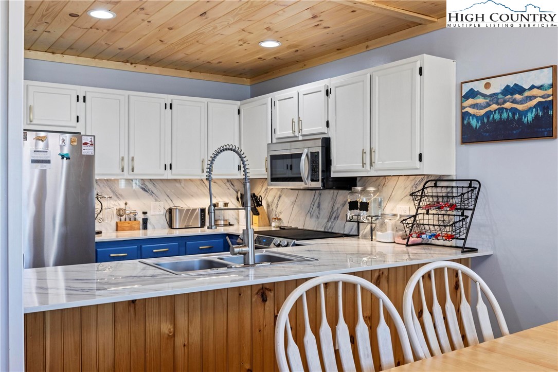 301 Pinnacle Inn Road, Unit 3126 Beech Mountain, NC 28604 - Photo 6 of 48 Gallery Image 6