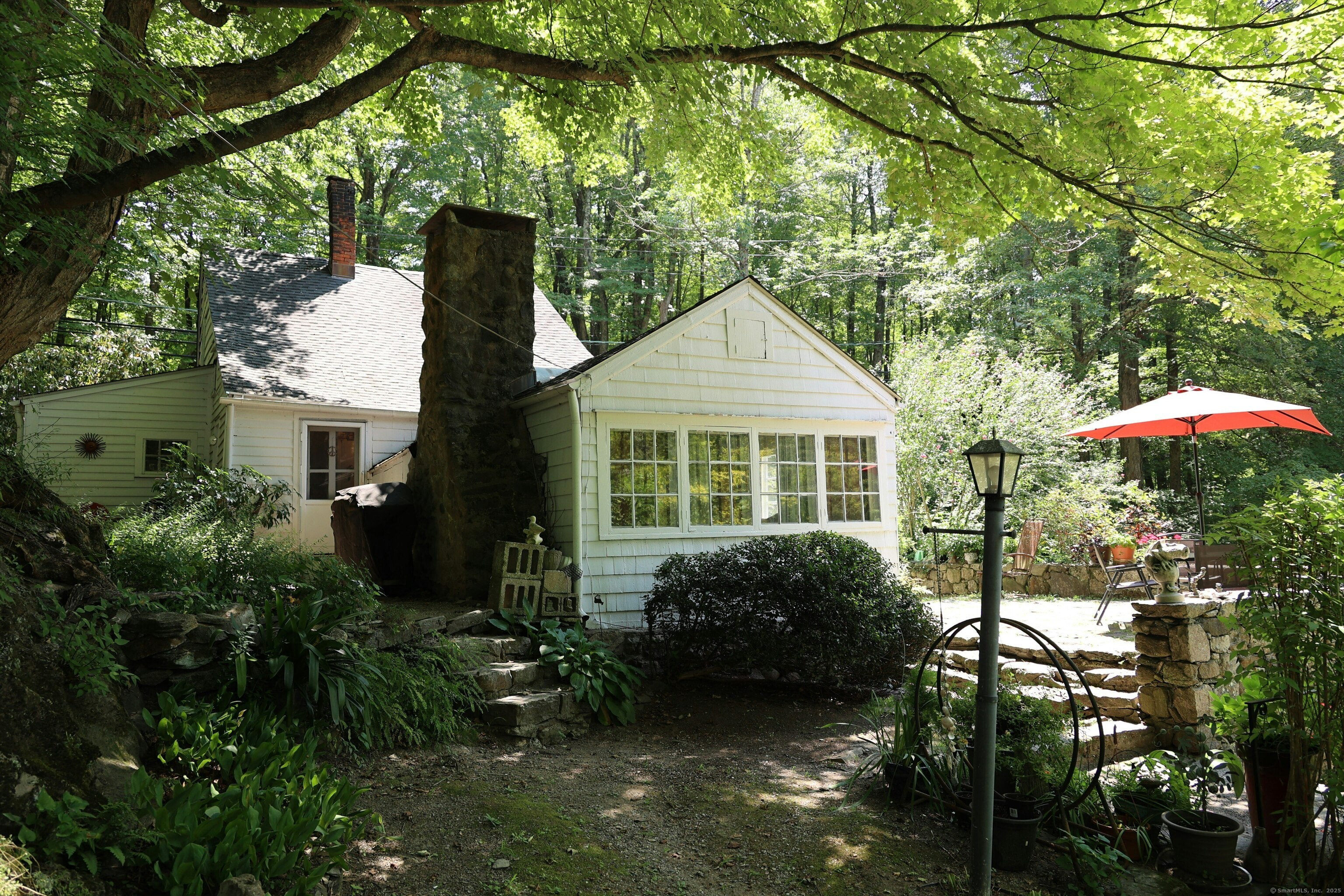 33 Peaceable Street Redding, CT 06896 - Photo 11 of 40