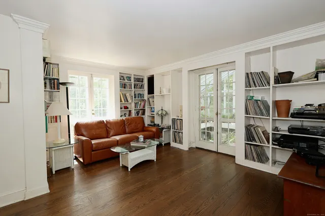 $1,599,000 | 33 Peaceable Street, Redding, CT 06896