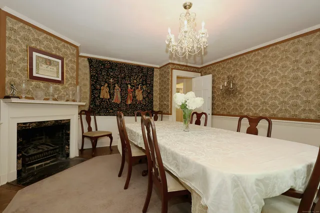 $1,599,000 | 33 Peaceable Street, Redding, CT 06896