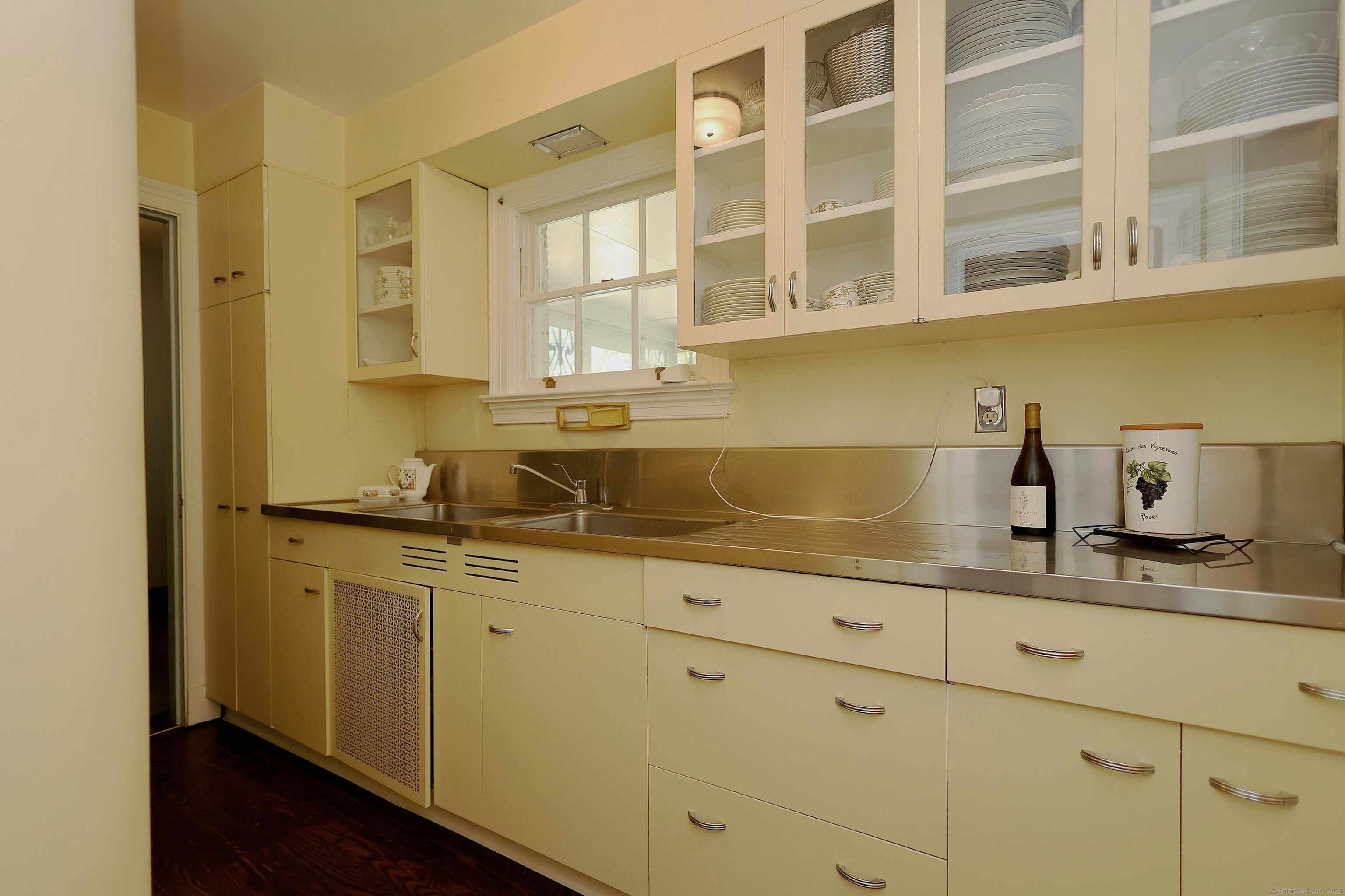 33 Peaceable Street Redding, CT 06896 - Photo 22 of 40