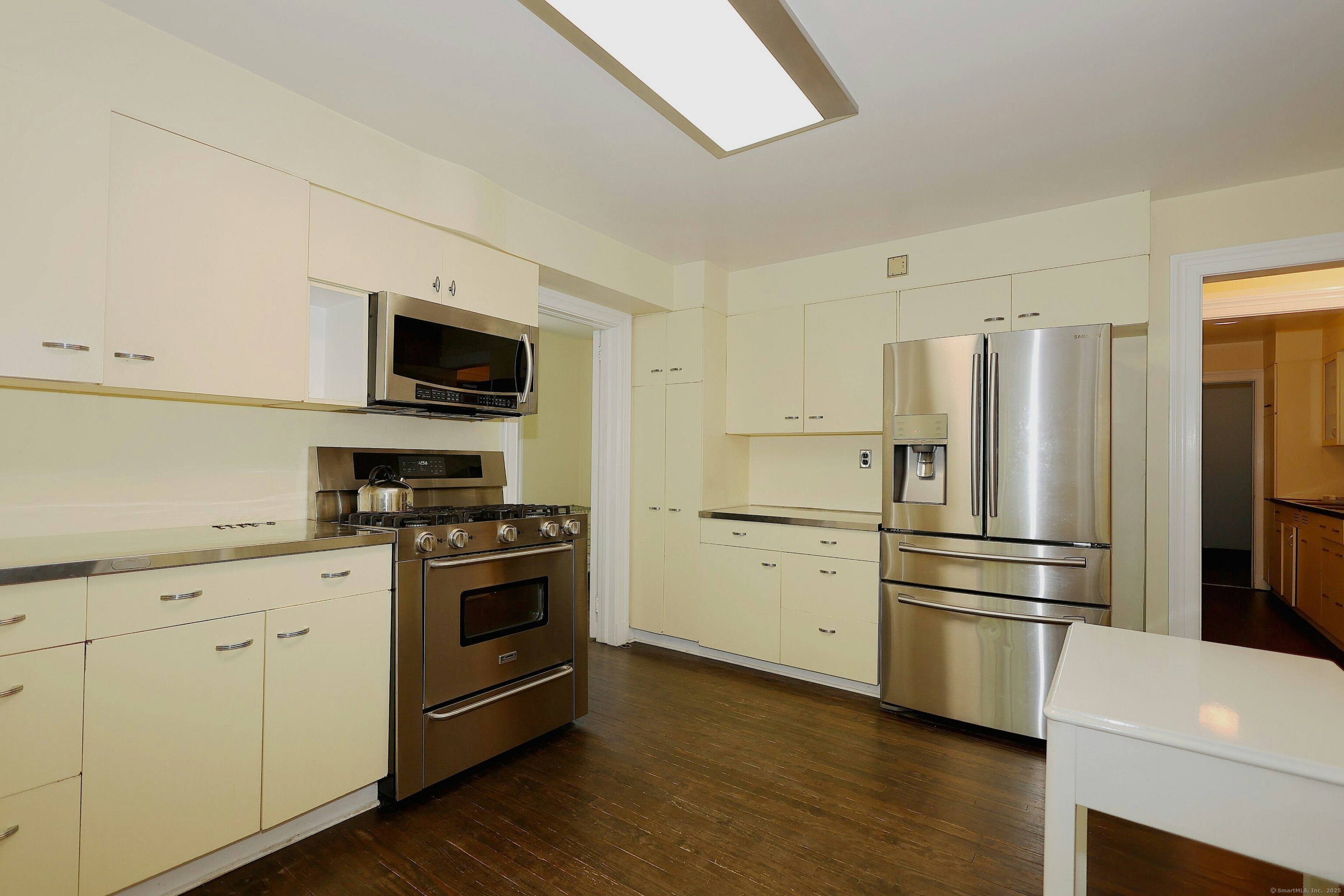 33 Peaceable Street Redding, CT 06896 - Photo 23 of 40