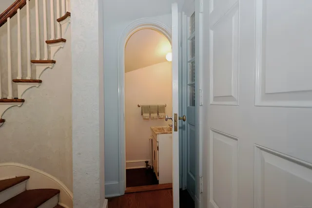 $1,599,000 | 33 Peaceable Street, Redding, CT 06896