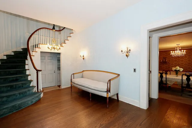 $1,599,000 | 33 Peaceable Street, Redding, CT 06896