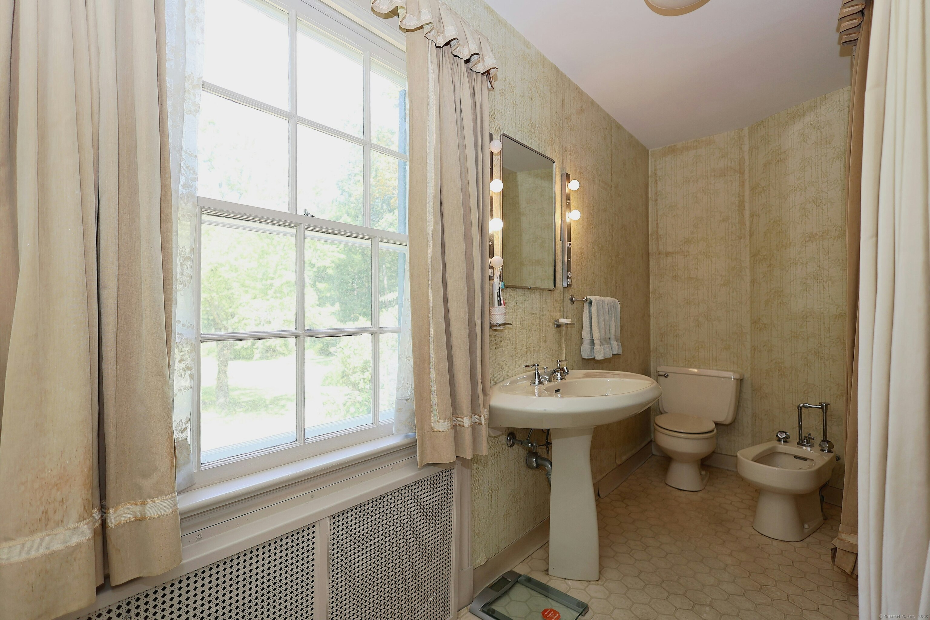 33 Peaceable Street Redding, CT 06896 - Photo 34 of 40