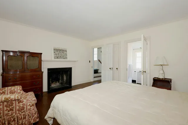 $1,599,000 | 33 Peaceable Street, Redding, CT 06896