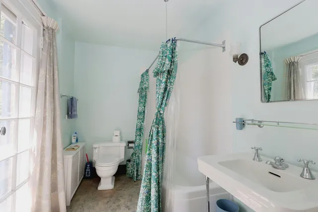 $1,599,000 | 33 Peaceable Street, Redding, CT 06896